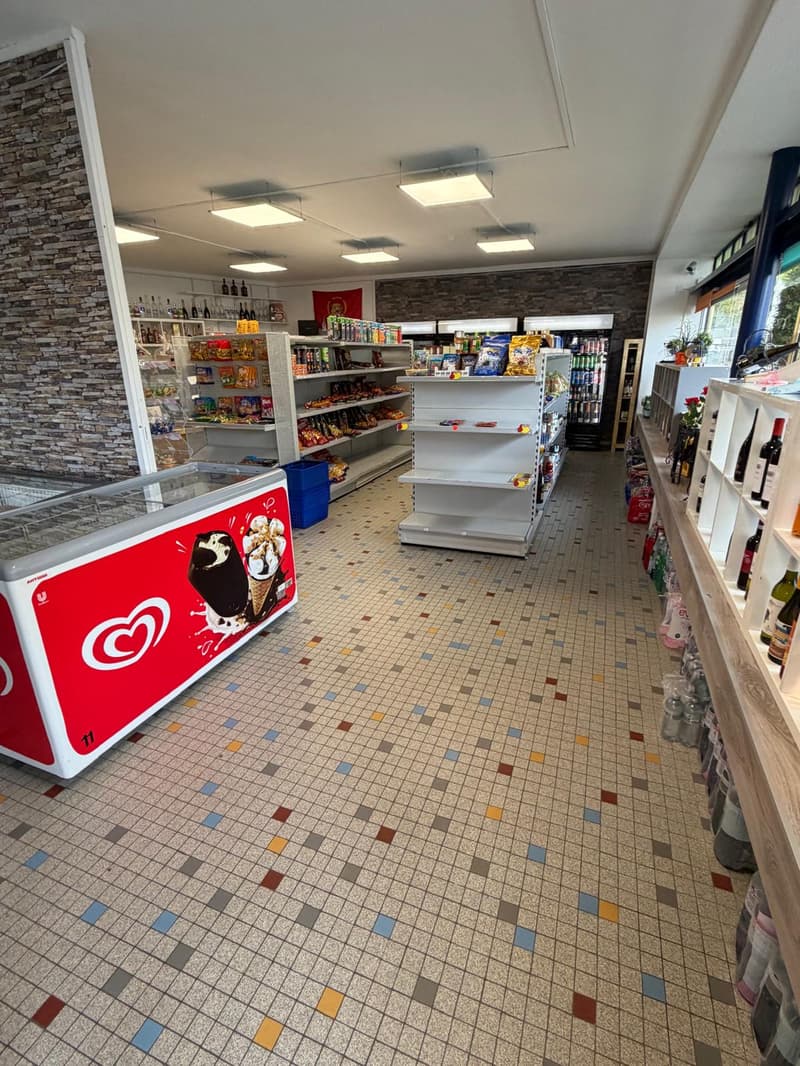 Magasin établi dans un emplacement central de Wallisellen (4)