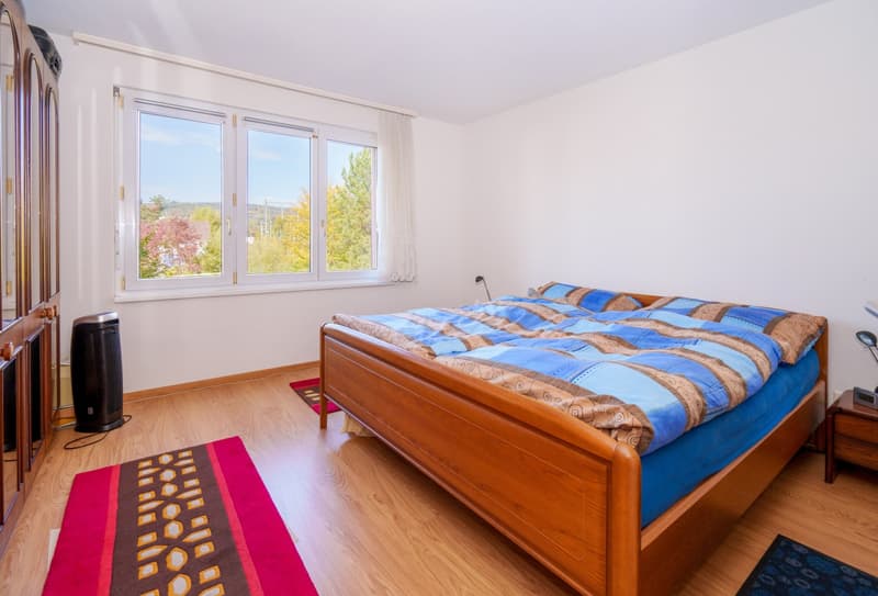 Helle 5.5-Zimmer-Wohnung mit Balkon in ruhiger Lage – Dachsen (12)