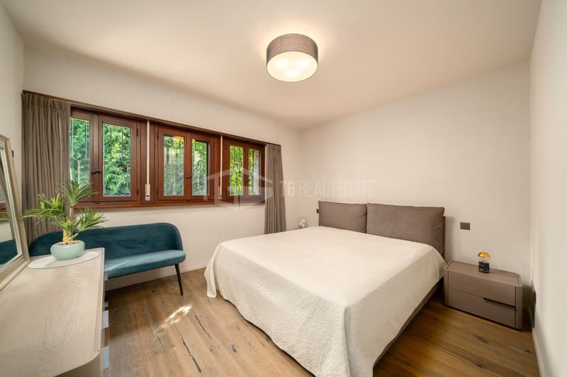 FULLY RENOVATED VILLA WITH GARDENS, PANORAMIC SWIMMING POOL AND LAKE VIEWS (15)