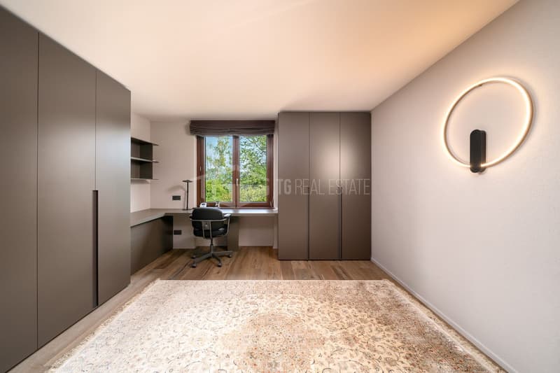 FULLY RENOVATED VILLA WITH GARDENS, PANORAMIC SWIMMING POOL AND LAKE VIEWS (10)