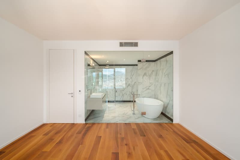 PRESTIGIOUS 4.5-ROOM FLAT WITH STUNNING LAKE VIEWS (9)