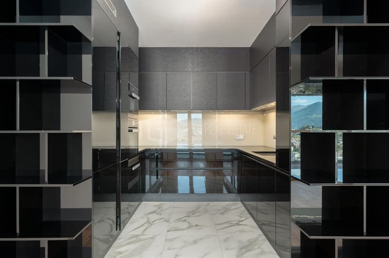 PRESTIGIOUS 4.5-ROOM FLAT WITH STUNNING LAKE VIEWS (6)
