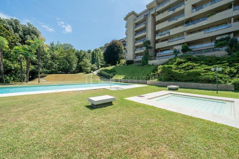 4.5-ROOM DUPLEX WITH LAKE VIEWS IN PARADISO (17)