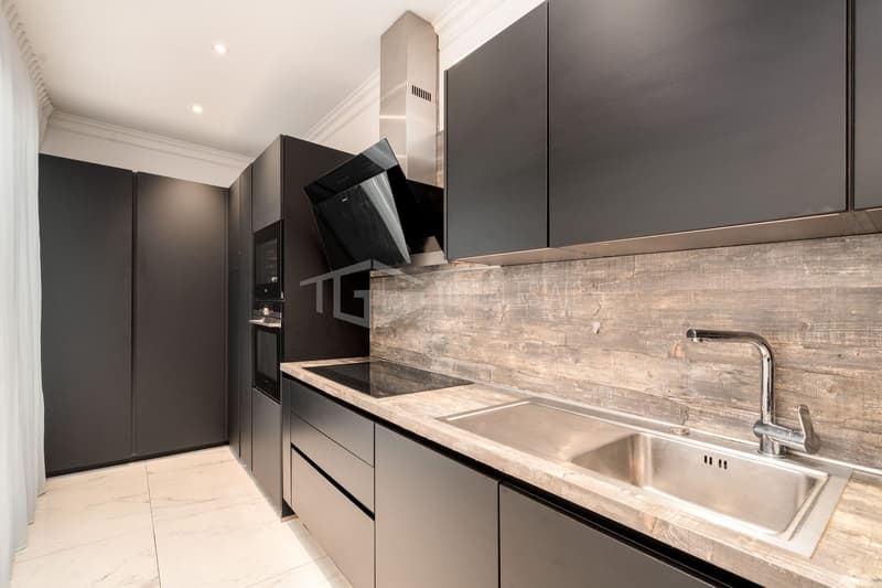STYLISH PENTHOUSE JUST A SHORT WALK FROM THE CENTRE OF LUGANO (4)