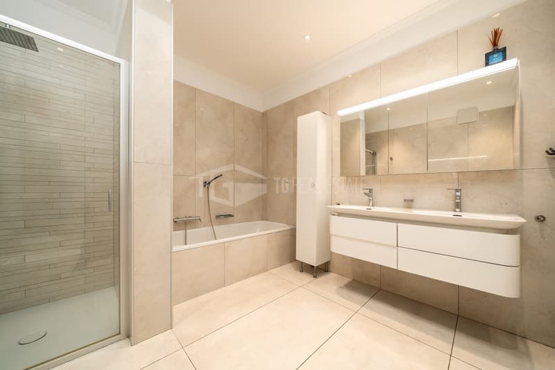 STYLISH PENTHOUSE JUST A SHORT WALK FROM THE CENTRE OF LUGANO (6)