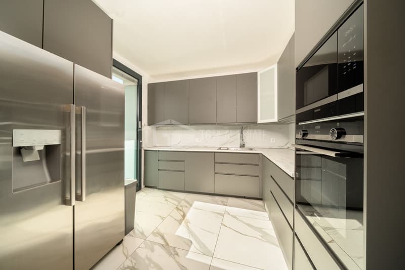 FIRST ROW LAKE: EXCLUSIVE FURNISHED FLAT (5)