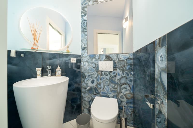 FIRST ROW LAKE: EXCLUSIVE FURNISHED FLAT (6)