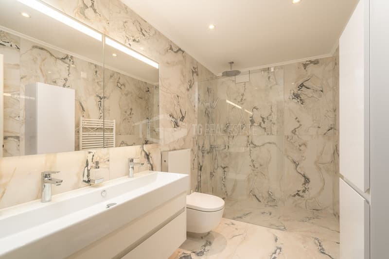 ELEGANT VILLA WITH LAKE VIEW AND SWIMMING POOL IN RUVIGLIANA (10)