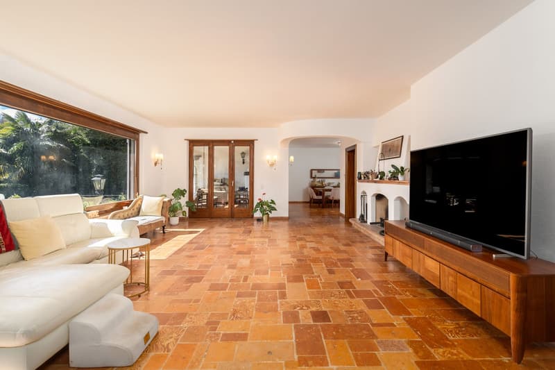 A corner of paradise - Mediterranean elegance with a lake view (3)