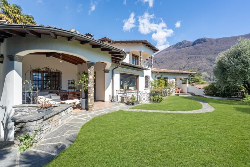 A corner of paradise - Mediterranean elegance with a lake view (1)