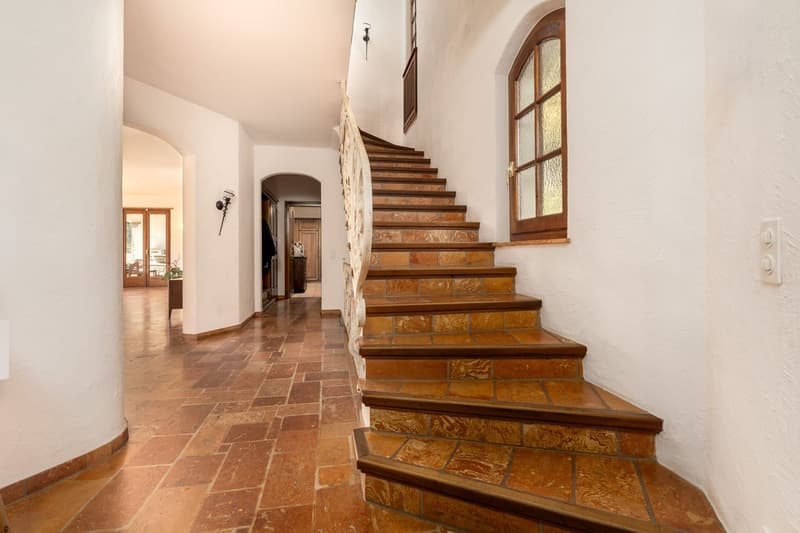 A corner of paradise - Mediterranean elegance with a lake view (6)
