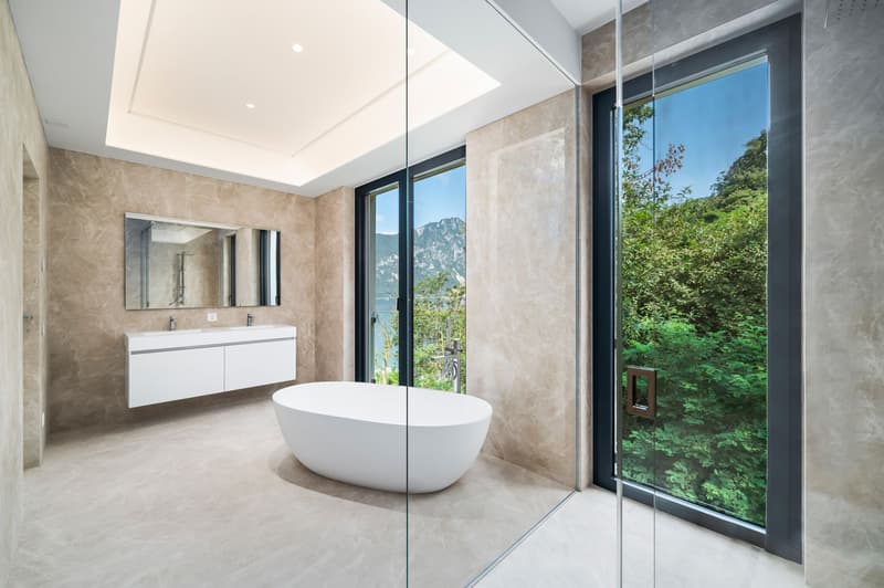 PRESTIGETRÄCHTIGES DESIGNER-PENTHOUSE MIT TERRASSE MIT SEEBLICK (8)