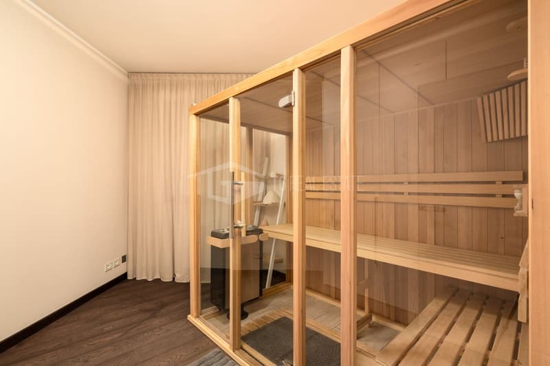 Elegant 190 m² flat with lake view and private garden (8)
