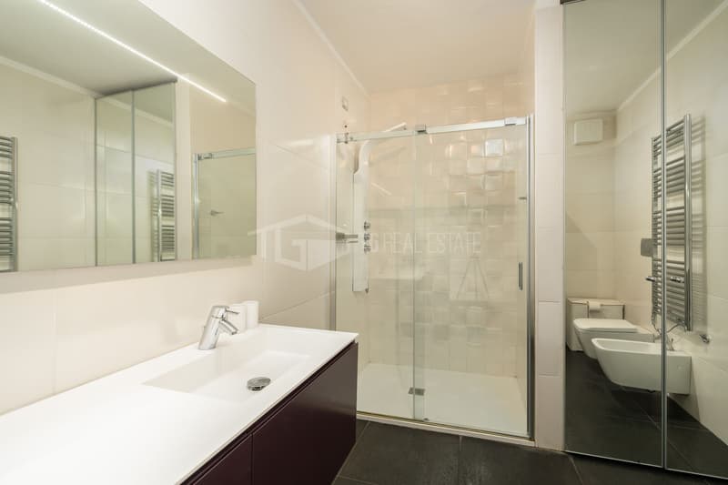 Elegant 190 m² flat with lake view and private garden (7)