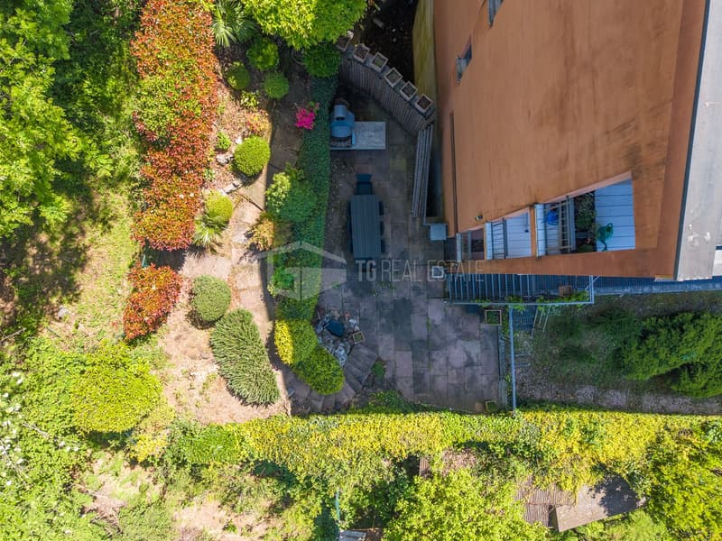 Elegant 190 m² flat with lake view and private garden (11)