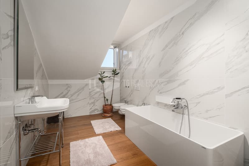 LUXUS UND KOMFORT: 6,5 ZIMMER PENTHOUSE-WOHNUNG MIT PANORAMABLICK AUF LUGANO (6)