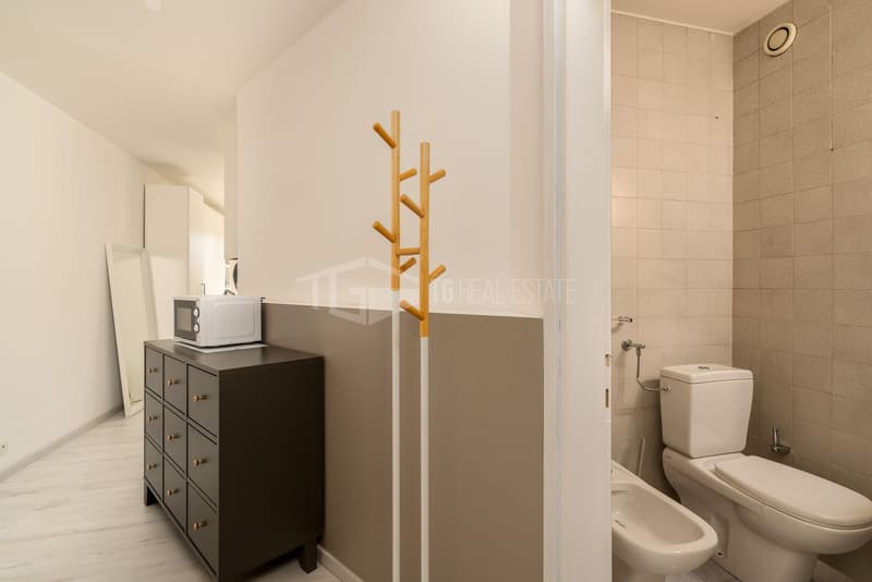 Bright 25 m² studio apartment with lake view (4)