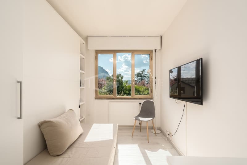 Bright 25 m² studio apartment with lake view (1)
