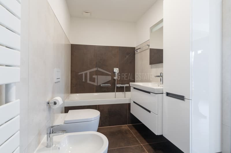 SPACIOUS 5.5-ROOM VILLA SURROUNDED BY GREENERY A STONE'S THROW FROM THE CITY (13)