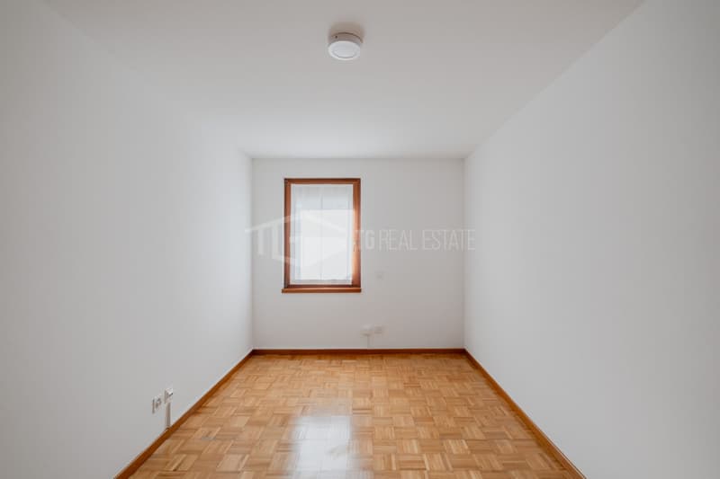 SPACIOUS 5.5-ROOM VILLA SURROUNDED BY GREENERY A STONE'S THROW FROM THE CITY (2)
