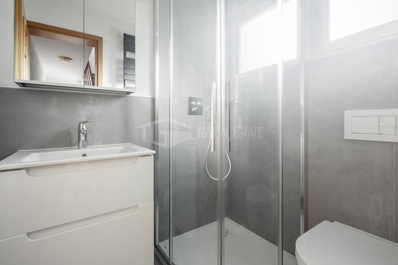 SPACIOUS 5.5-ROOM VILLA SURROUNDED BY GREENERY A STONE'S THROW FROM THE CITY (3)