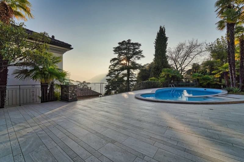 Elegantes Luxus-Penthouse mit Panoramablick auf den See (4)