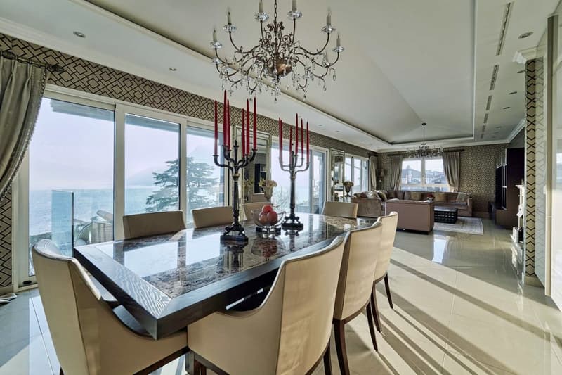 Elegantes Luxus-Penthouse mit Panoramablick auf den See (3)