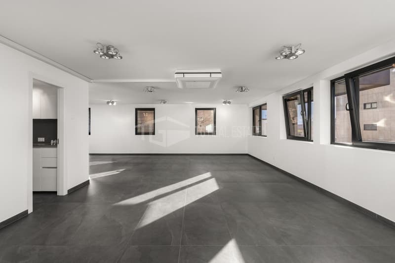 HOCHWERTIGES BÜRO IN ZEITGENÖSSISCHER RESIDENZ (7)