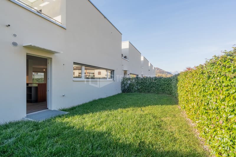 ENCHANTING 5.5-ROOM HEADROOM VILLA WITH GARDEN (7)