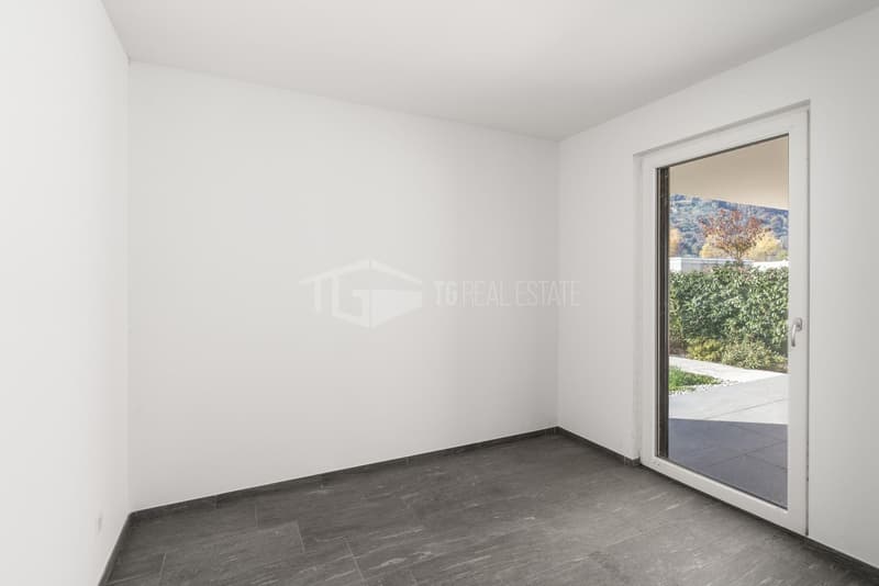 ENCHANTING 5.5-ROOM HEADROOM VILLA WITH GARDEN (11)
