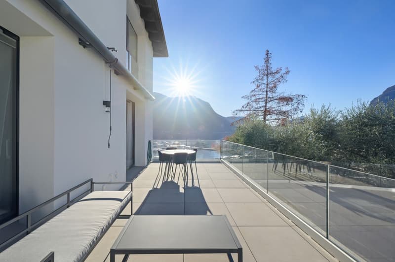 MODERNO APPARTAMENTO AMMOBILIATO CON VISTA LAGO (6)