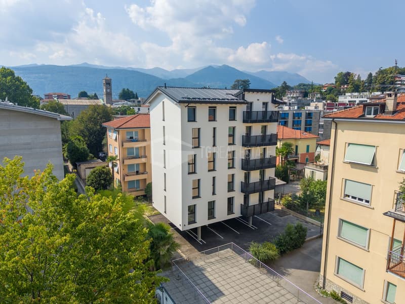 NUOVO ATTICO MANSARDATO CON VISTA LAGO (10)