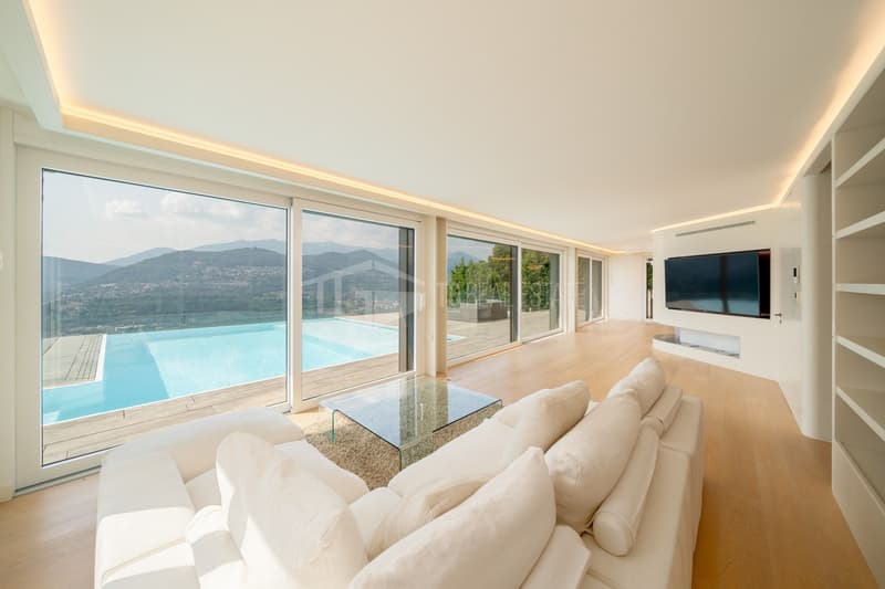 PRESTIGIOSO DUPLEX CON VISTA LAGO E PISCINA (3)