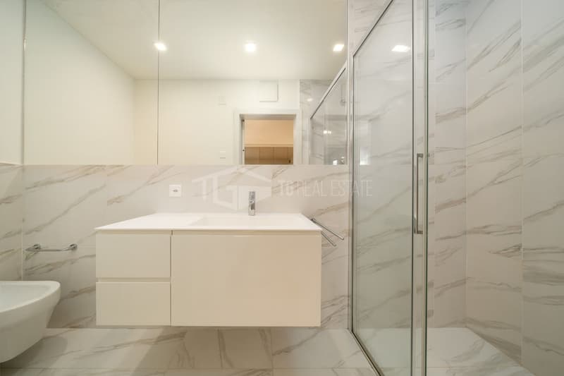 PRESTIGIOSO DUPLEX CON VISTA LAGO E PISCINA (15)