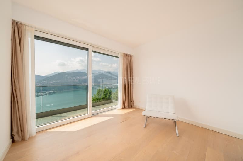 PRESTIGIOSO DUPLEX CON VISTA LAGO E PISCINA (10)