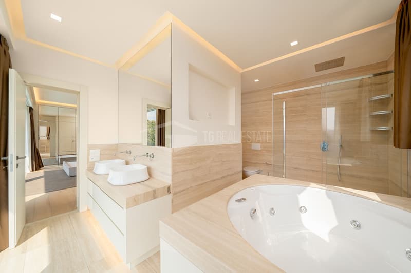 PRESTIGIOSO DUPLEX CON VISTA LAGO E PISCINA (11)