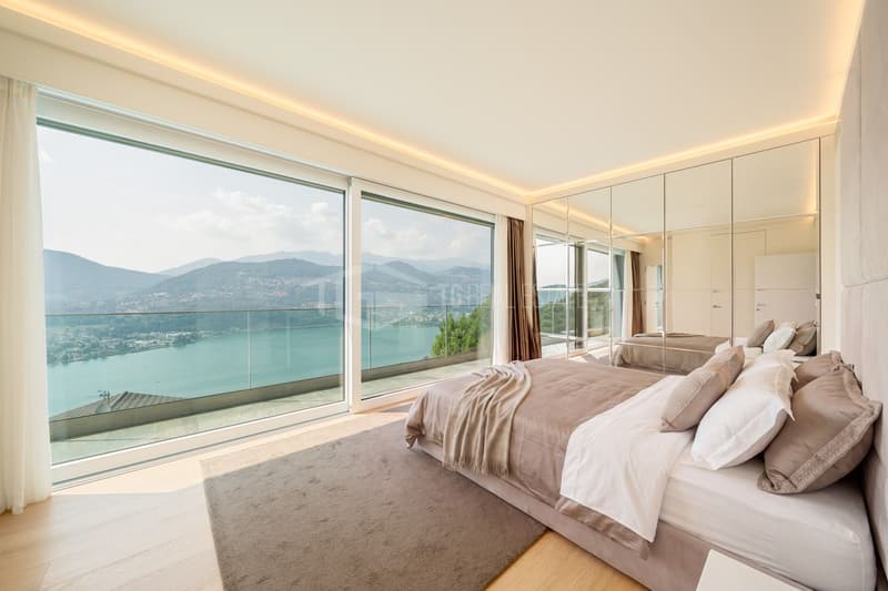 PRESTIGIOSO DUPLEX CON VISTA LAGO E PISCINA (9)