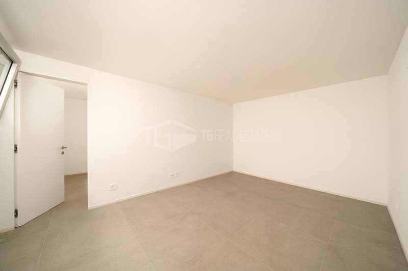 MODERNA CASA DI 5.5 LOCALI CON GIARDINO (13)