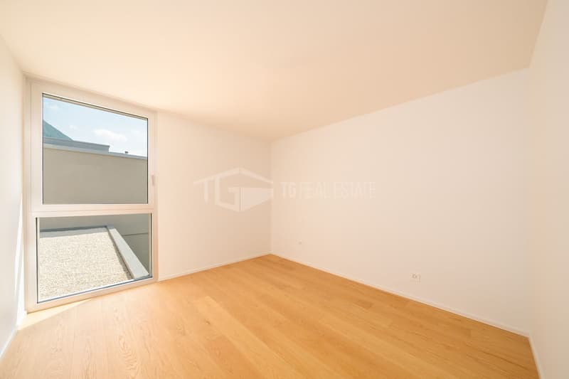 MODERNA CASA DI 5.5 LOCALI CON GIARDINO (11)