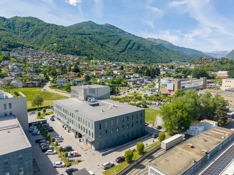 MODERNES BÜRO IN MANNO (1)