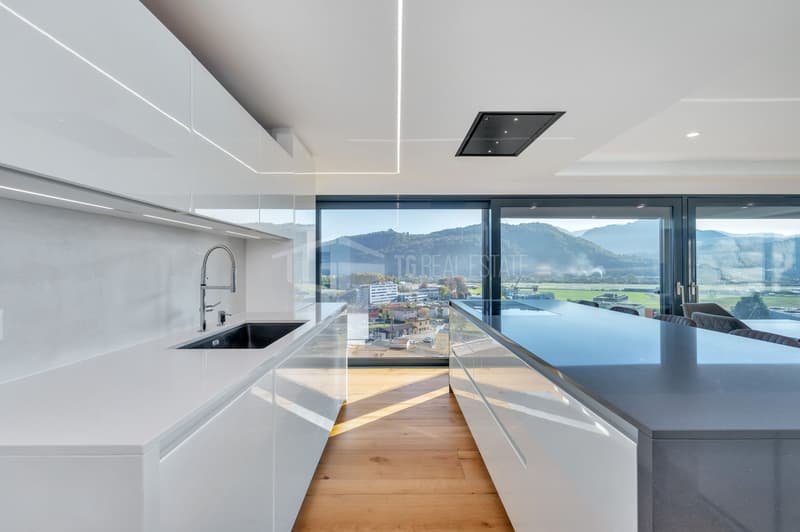 MODERNE VILLA MIT PANORAMABLICK UND EINER SEPARATEN WOHNUNG (11)