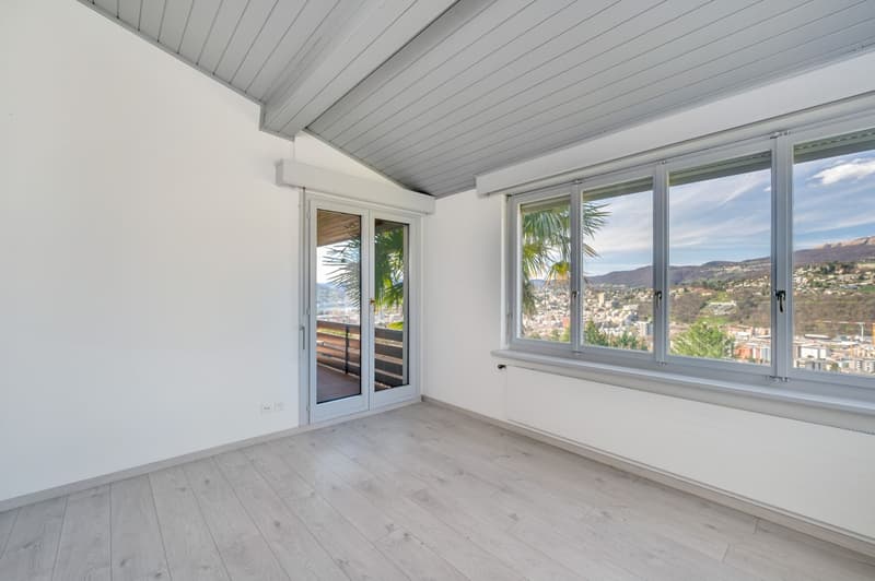 EXKLUSIVE 5,5-ZIMMER-VILLA MIT SEEBLICK UND POOL (15)