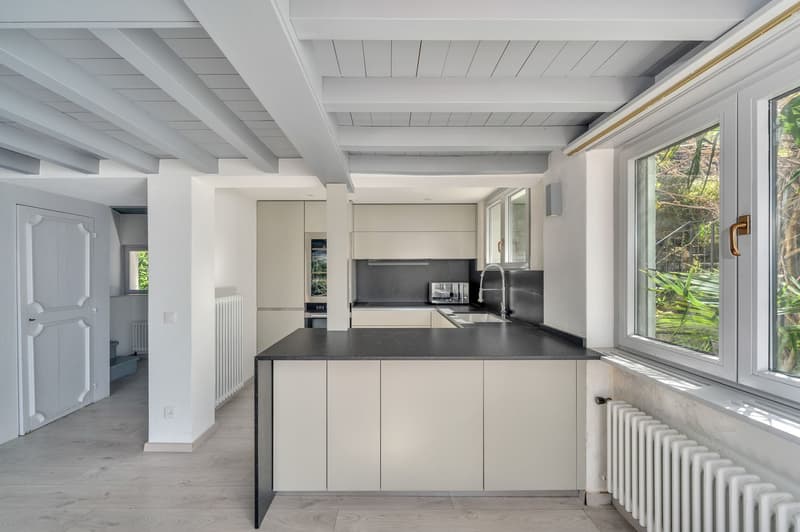 EXKLUSIVE 5,5-ZIMMER-VILLA MIT SEEBLICK UND POOL (13)