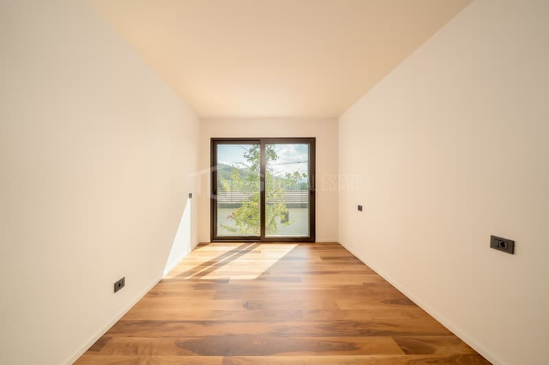 ELEGANTE 3.5 LOCALI IN POSIZIONE TRANQUILLA (4)