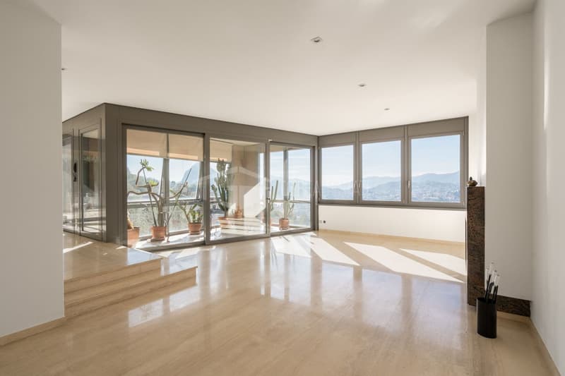 VILLA MIT POOL UND SEEBLICK (11)