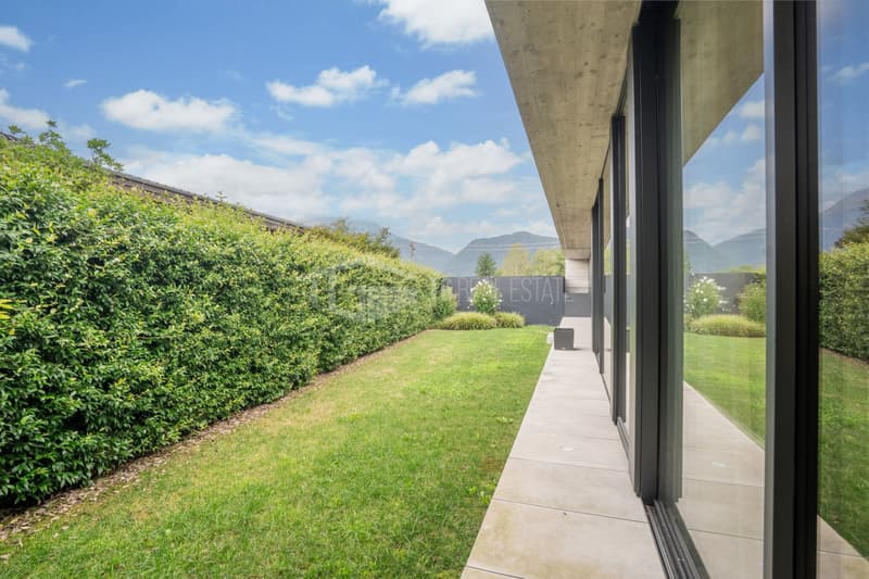 ELEGANTE MODERNE VILLA IM GRÜNEN (13)