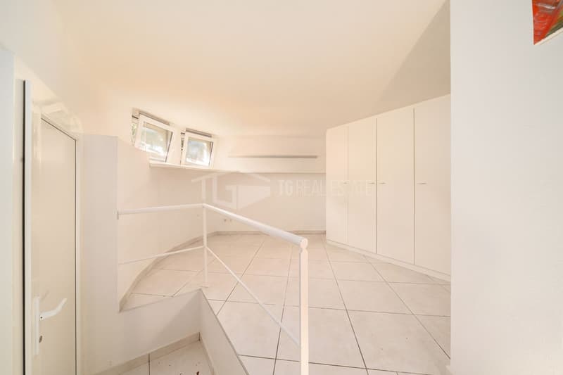 ACCOGLIENTE CASA CON GIARDINO E VISTA LAGO (13)