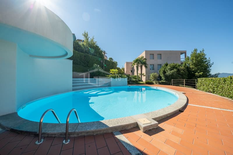 DUPLEX MIT GARTEN UND PANORAMABLICK AUF DEN SEE (26)