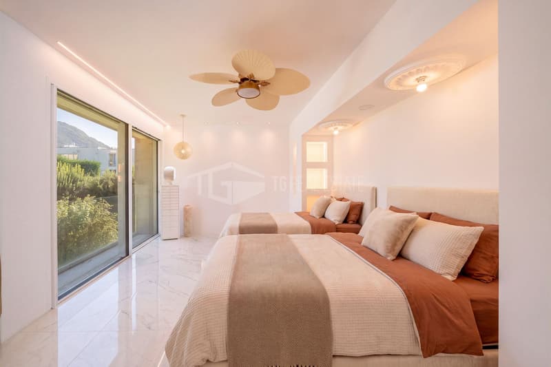 LUSSUOSA VILLA CON PISCINA E GIARDINO VICINO ALLA TASIS (10)