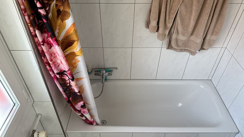 schöne 2.5-Zimmerwohnung im Hochparterre an ruhiger Lage mit Weitsicht (7)